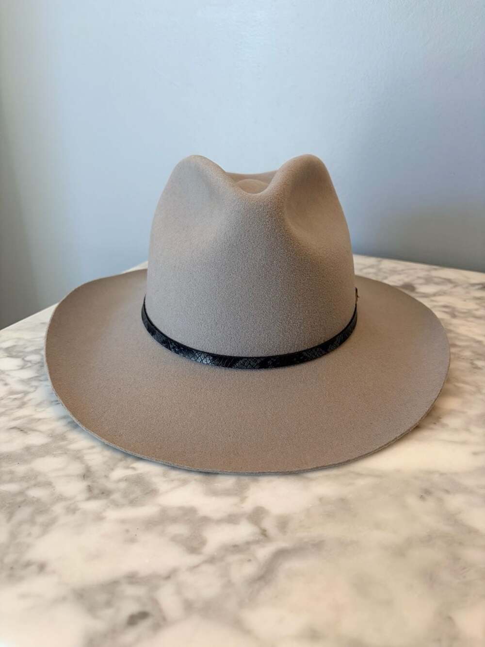 Stetson Stallion “Cindy” Wool Felt Fedora Hat in Mist 7 1/8